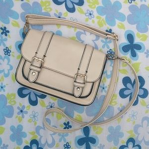 🏷️2/$15 Hibou Crossbody Bag